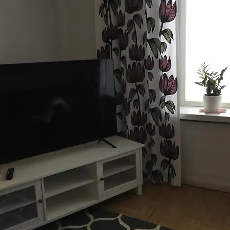 Viihtyisae Asunto Keskustassa Palvelujen Laehellae *